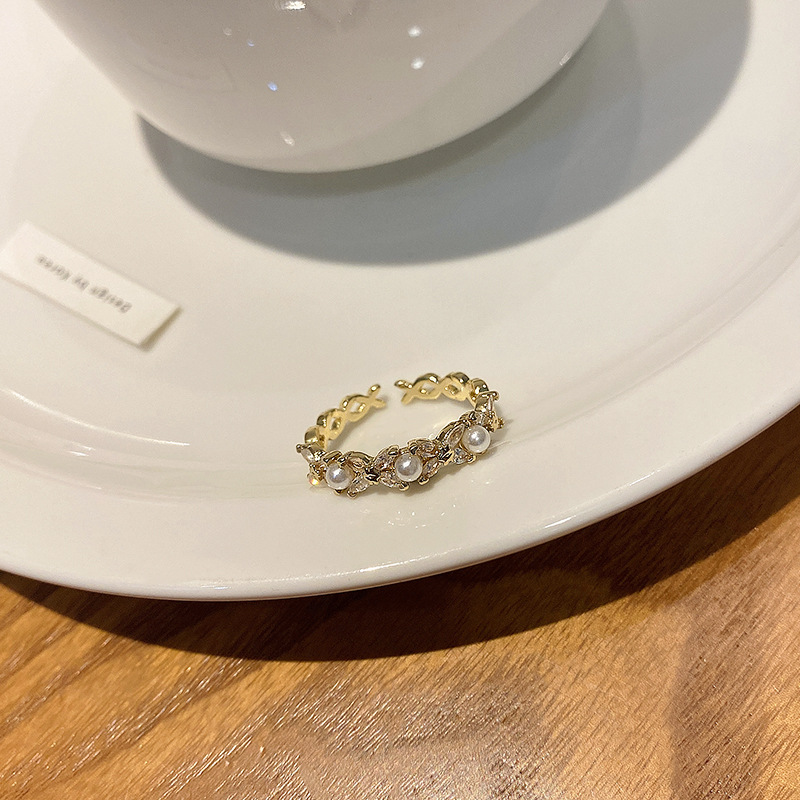 Title 8, Light Luxury And High Sense Pearl Ring