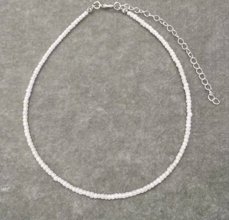 Crushed Stone Shell Fragment Women's Necklace (White rice