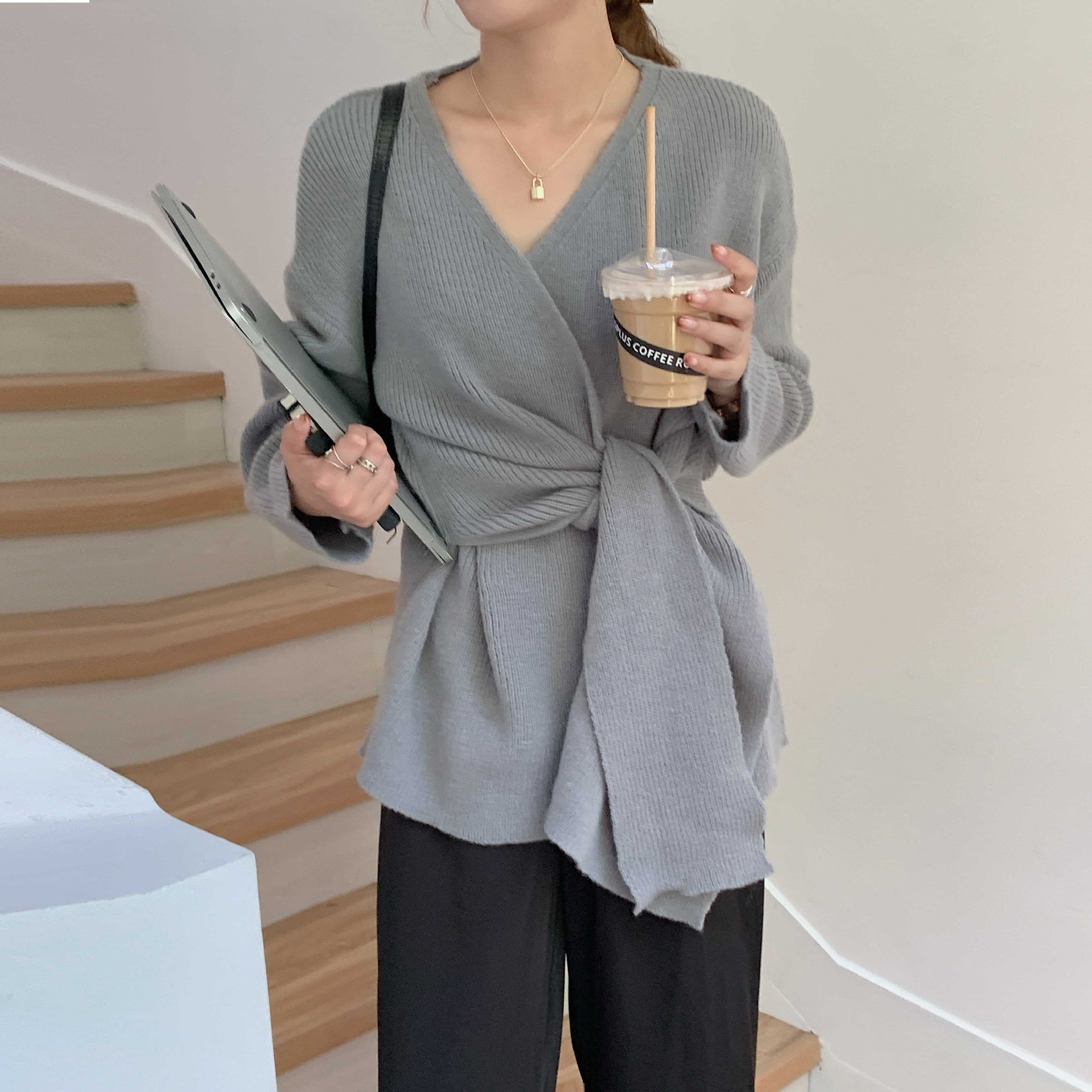 Women's Solid Color V-neck Tie Long-sleeved Pullover Sweater