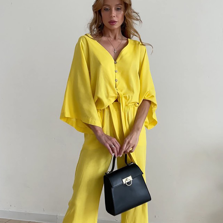 Title 5, Ensemble de pyjama deux pièces jaune avec cardi...