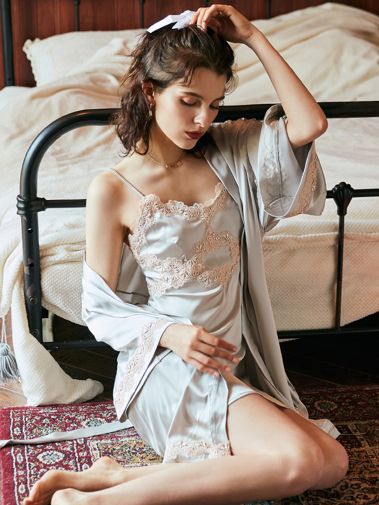 Title 7, Summer female ice silk nightdress