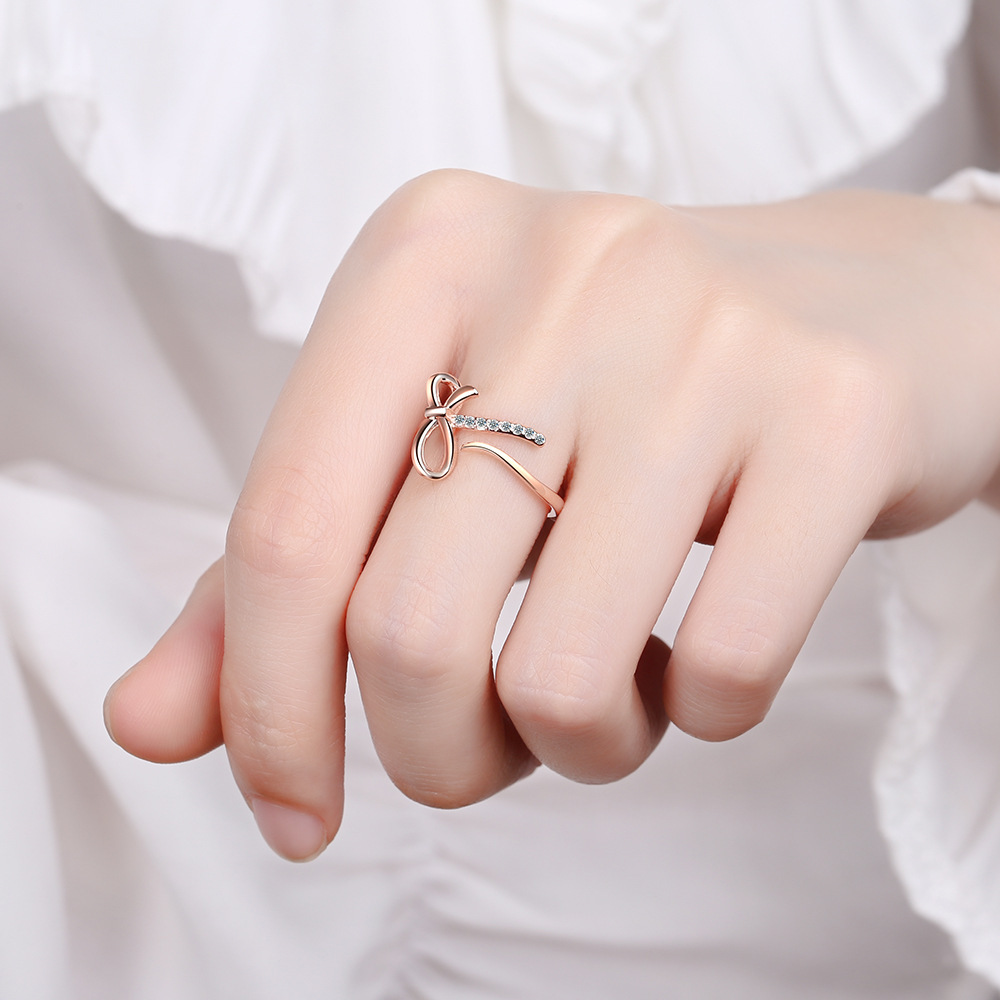 Title 10, Bague simple en diamant sertie d