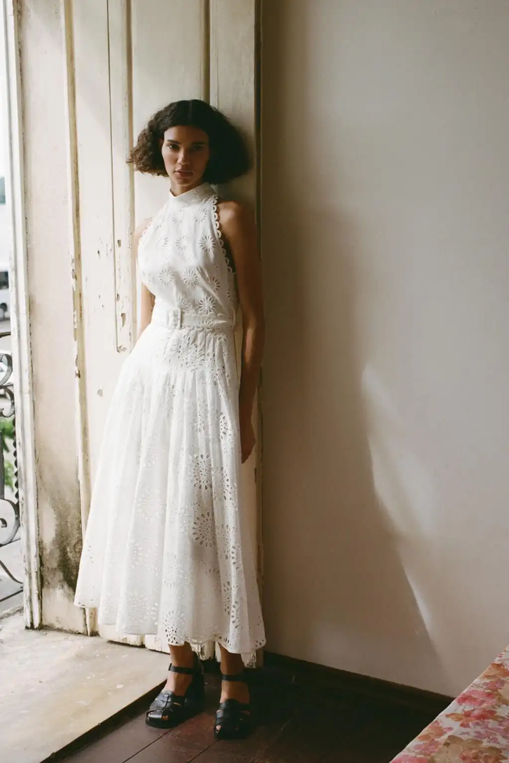 Standing Collar Sleeveless Hollow Out Embroidery Dress