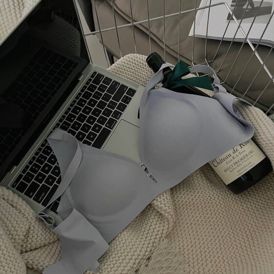 Ladies Deep V Nude Seamless Soft Support Underwear