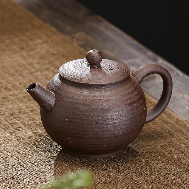 Elegant pot