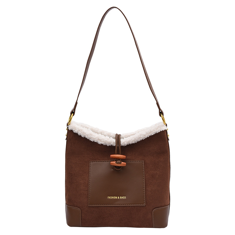 Title 5, Kleine, quadratische Tasche aus Lammfleece mit ...