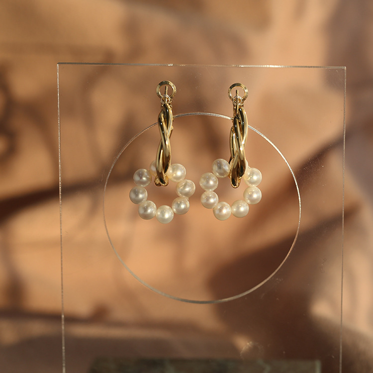 Title 2, Ladies Fresh Water Pearl Garland