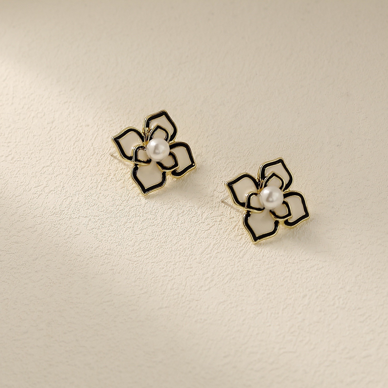 French Design Personality Camellia Earrings Women