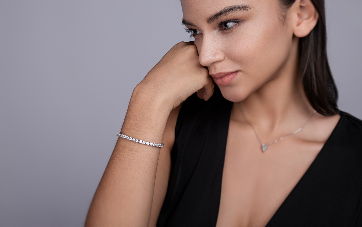 0.3-carat Luxury And Fashionable Light Luxury Trend Jewelry Silver Bracelet Set With Top-quality Moissanite, S925 Silver Electroplated Platinum