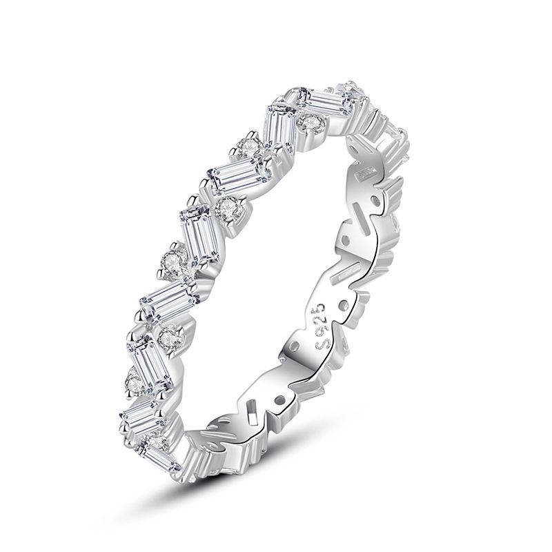 Fashionable Sugar Cube Diamond Row Ring Niche Design Ring