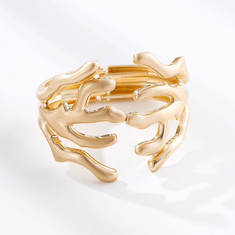 Exaggerated Shaped Branch Broad Side Spring Bracelet