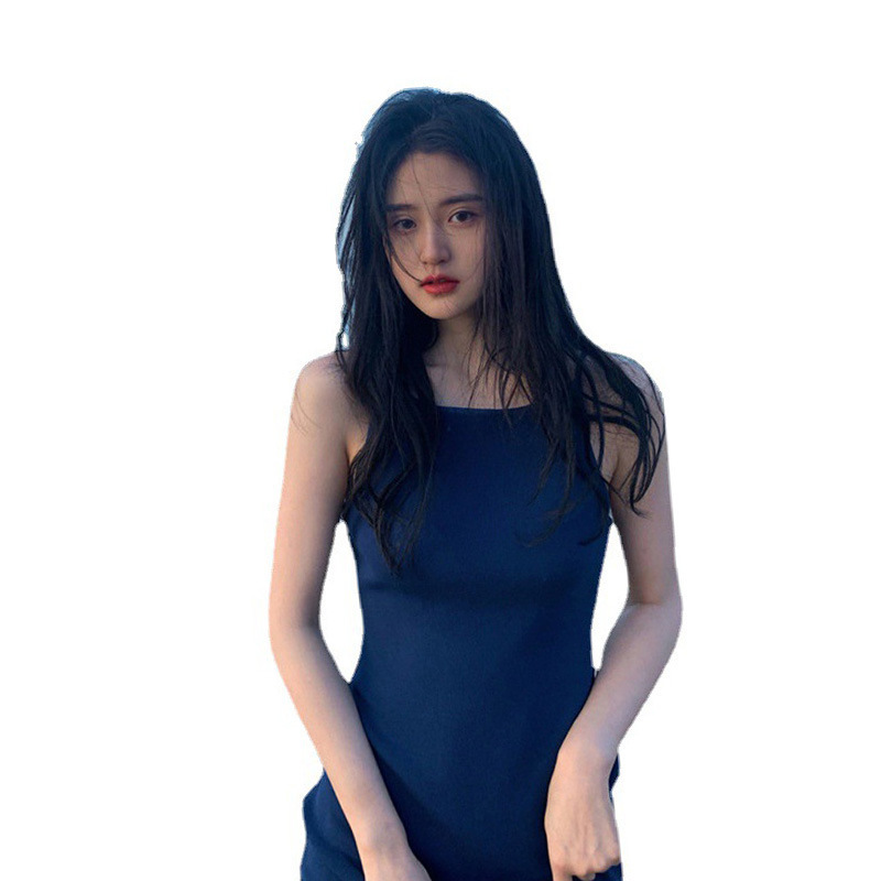 Wear An Elegant Dress With A Thin Waist And Waist