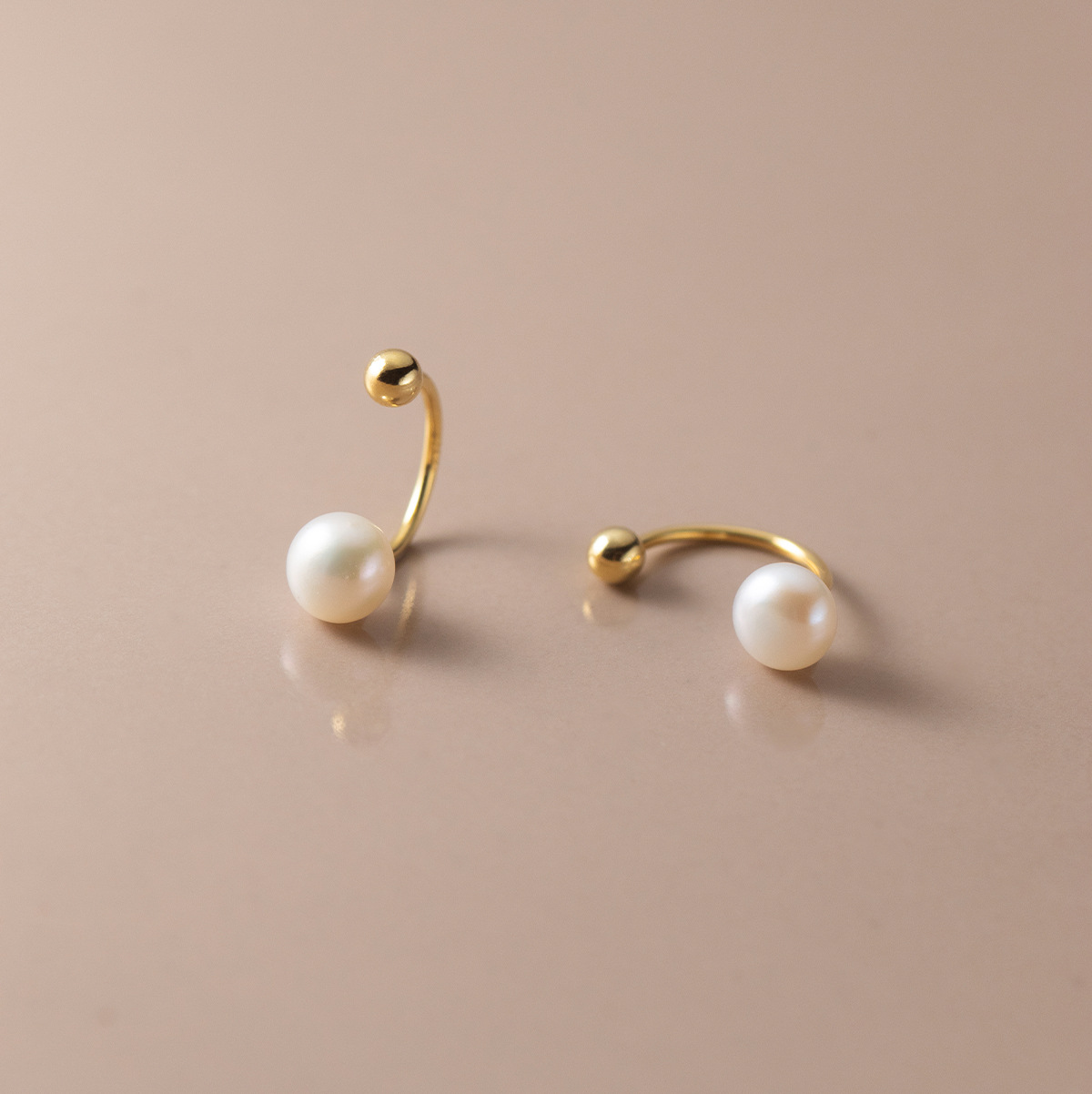 Title 1, S925 Silver Pearl Series French Compact Hook