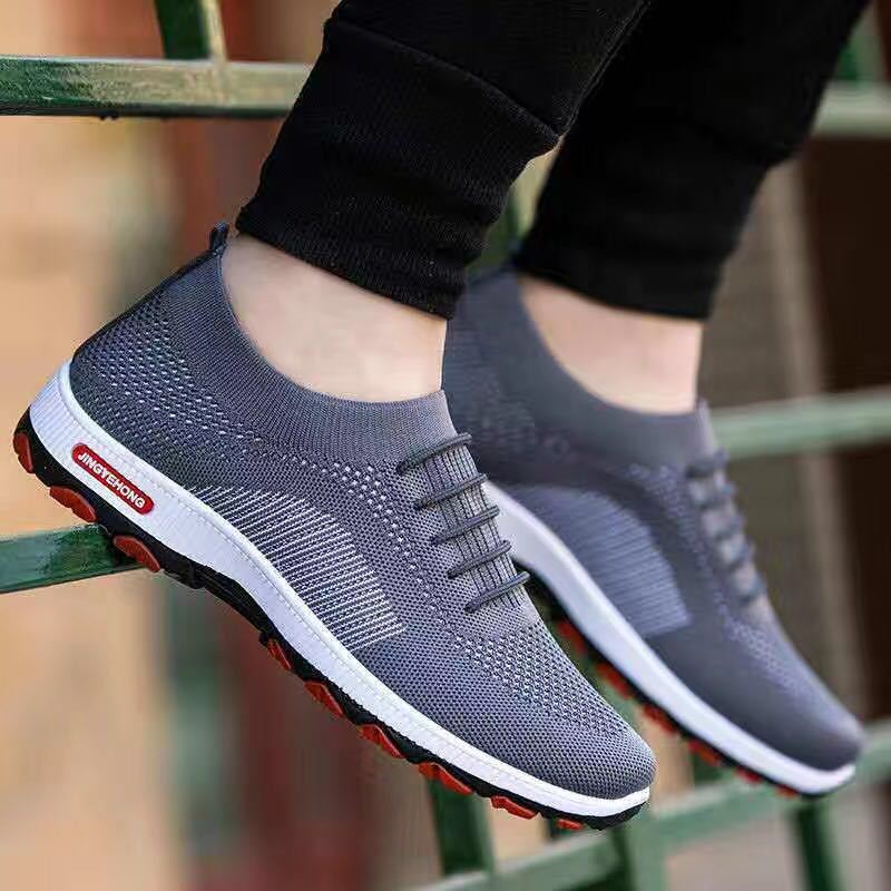 Title 4, Comfortable and breathable sneakers