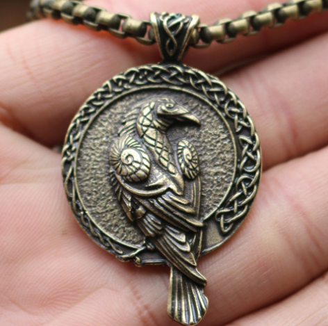 Pendant Blackbird Celtic Crow Necklace (Ancient silver