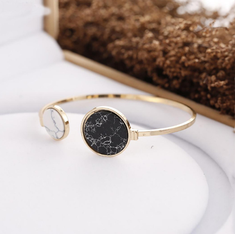 Fashion Lady Crack Size Round Bracelet