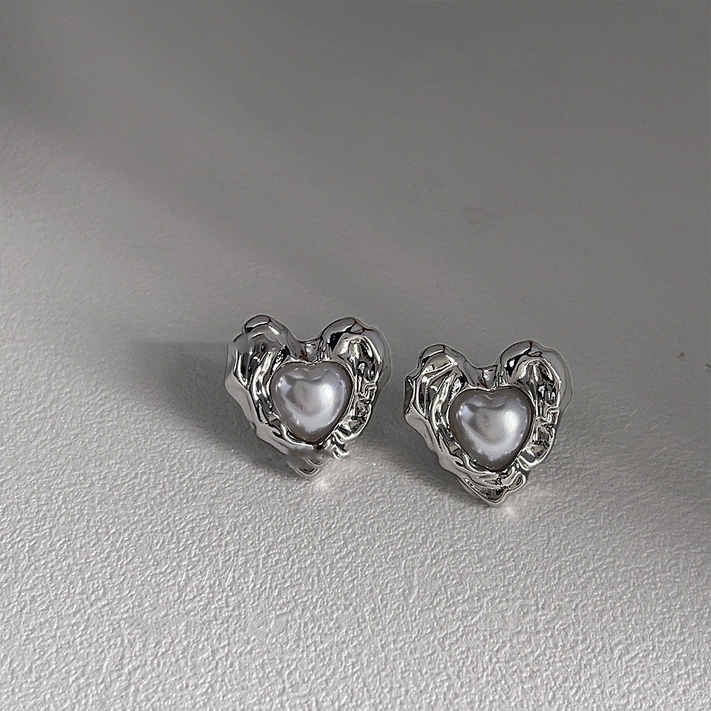 Women's Fashion Temperament Liquid Heart-shaped Silver Stud Earrings