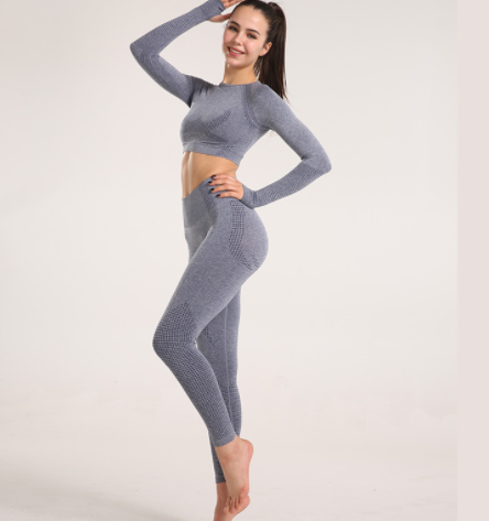 Seamless Quick Drying Knitted Long Sleeved Tight Fitting Fitness Suit