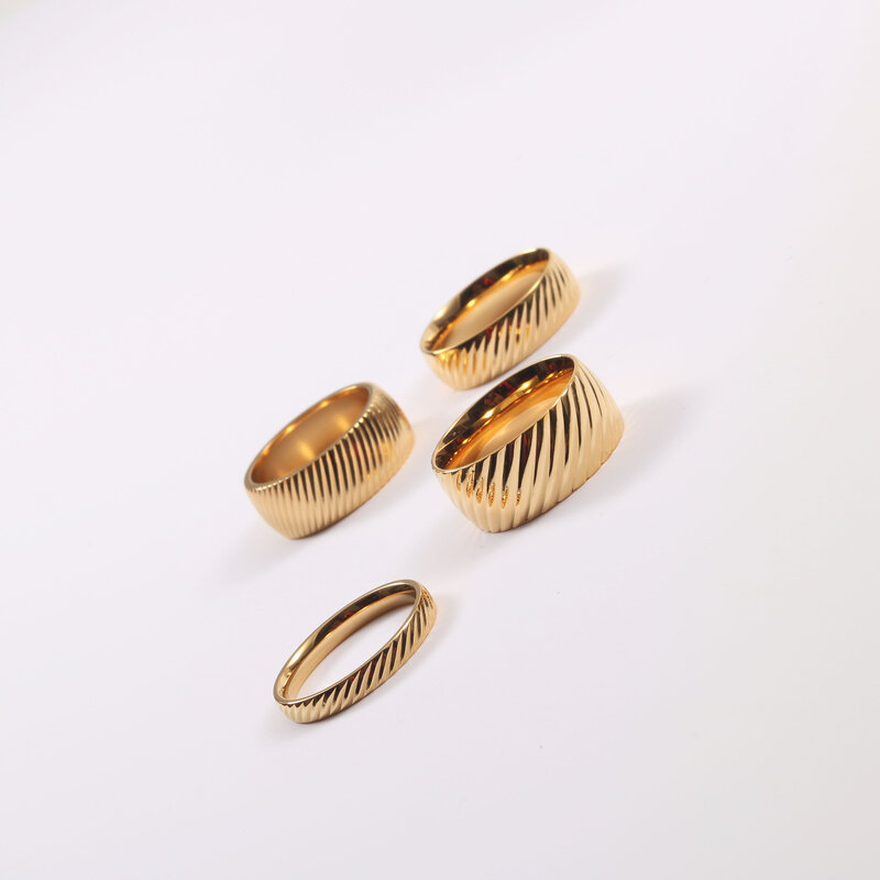 Title 2, Antieke Camber Twill Twist titanium stalen ring