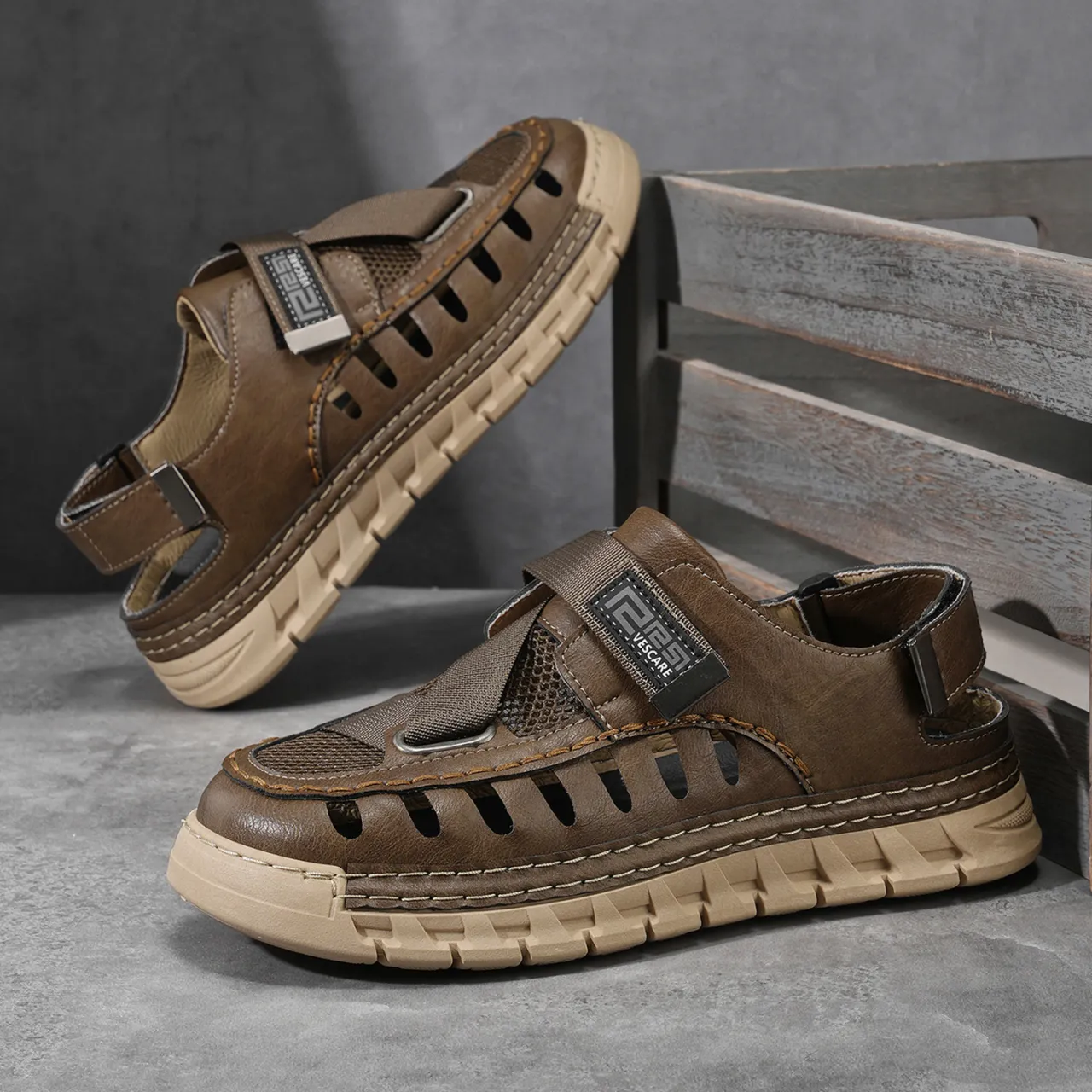 Trendy Outdoor Men's Closed Toe Beach Sandals
