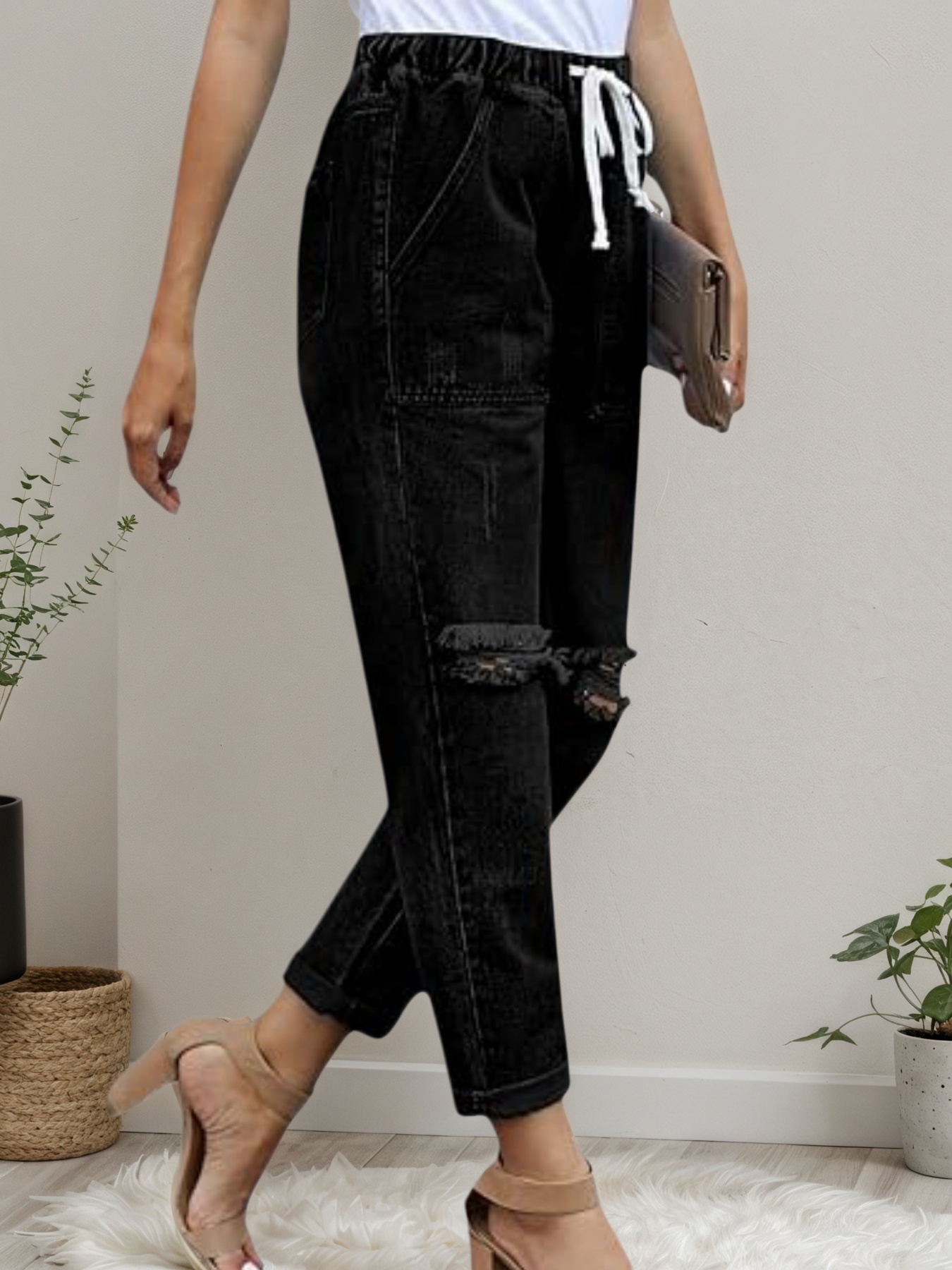 Women’s Distressed Stretch Jeans