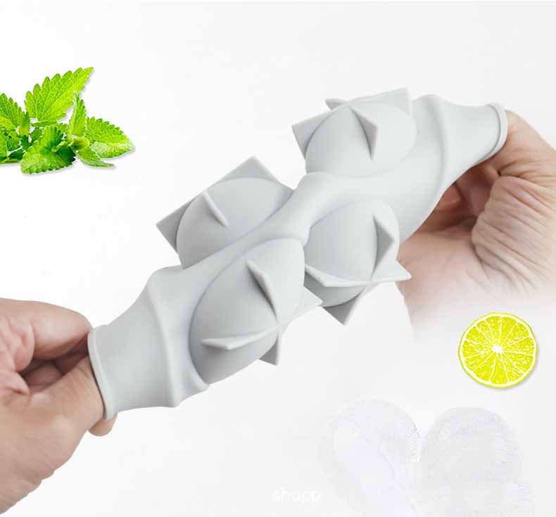 Creative Four-compartment Silicone Ice Box With Lid