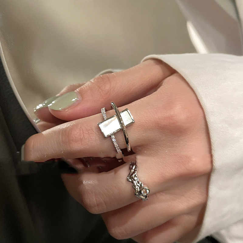 Women's Graceful And Fashionable Pearl Zircon Ring