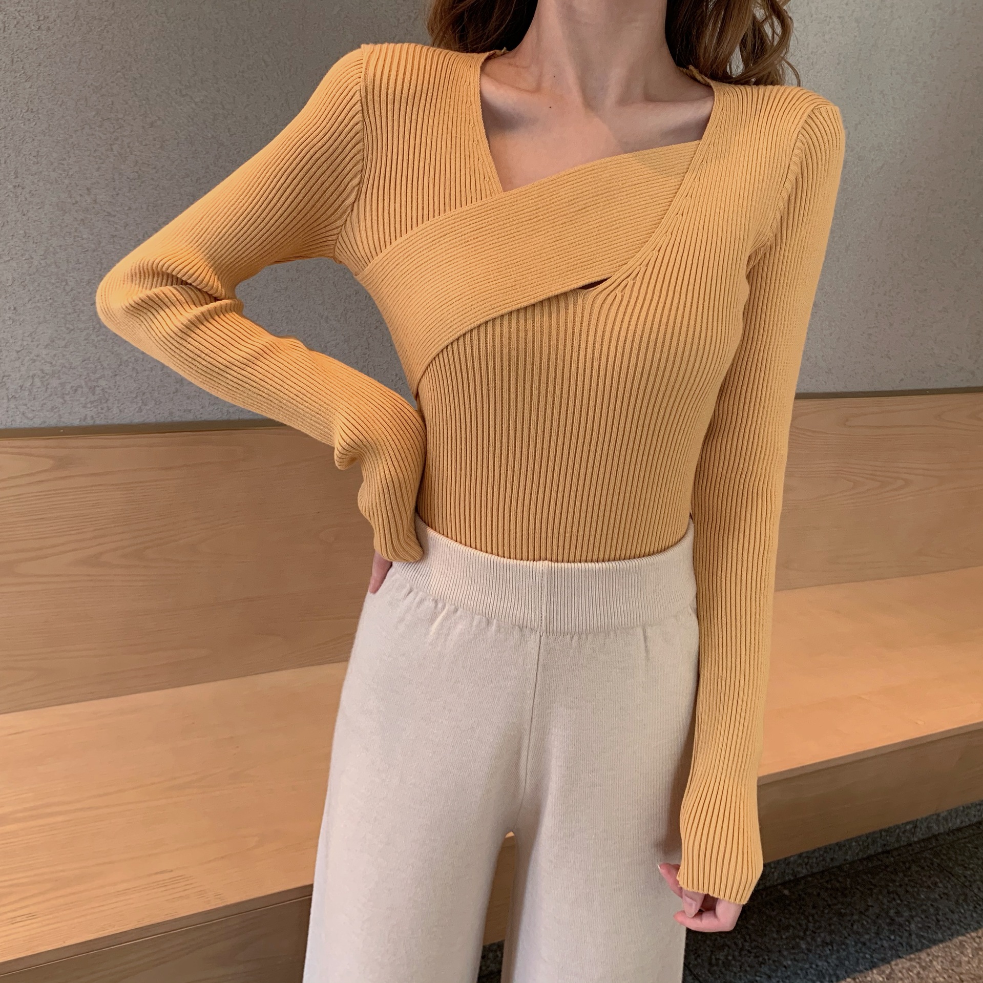 Title 5, Cross-neck long-sleeved sweater