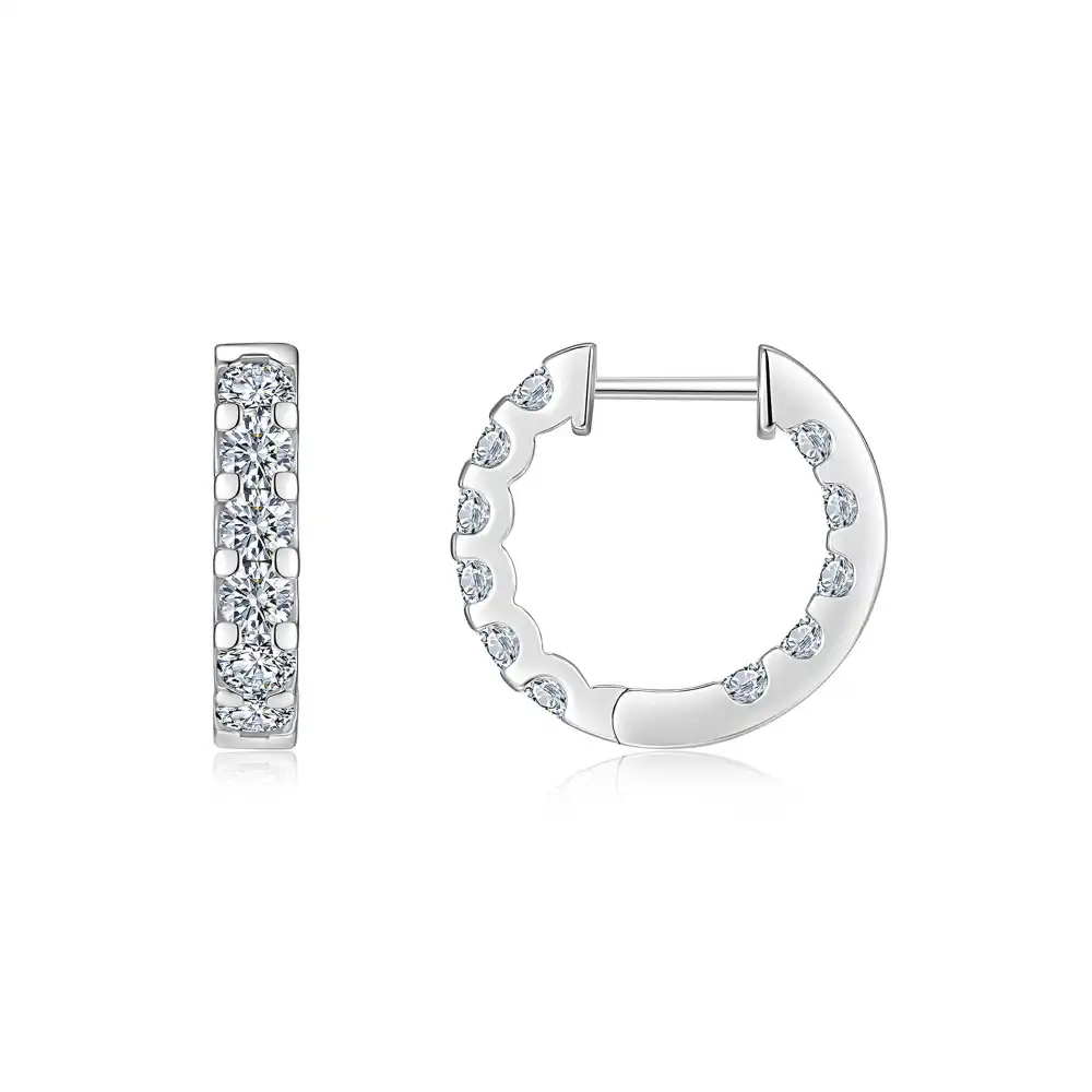 A Luxurious And Fashionable Minimalist Jewelry Earring Set Featuring Top-quality Moissanite Stones, Made Of S925 Silver Electroplated With Platinum.