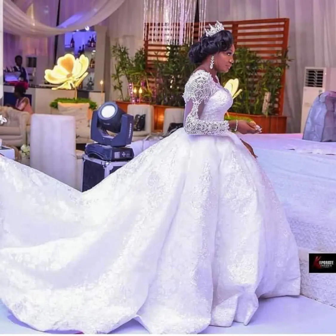 Lace African Wedding Dress Long Sleeves Round
