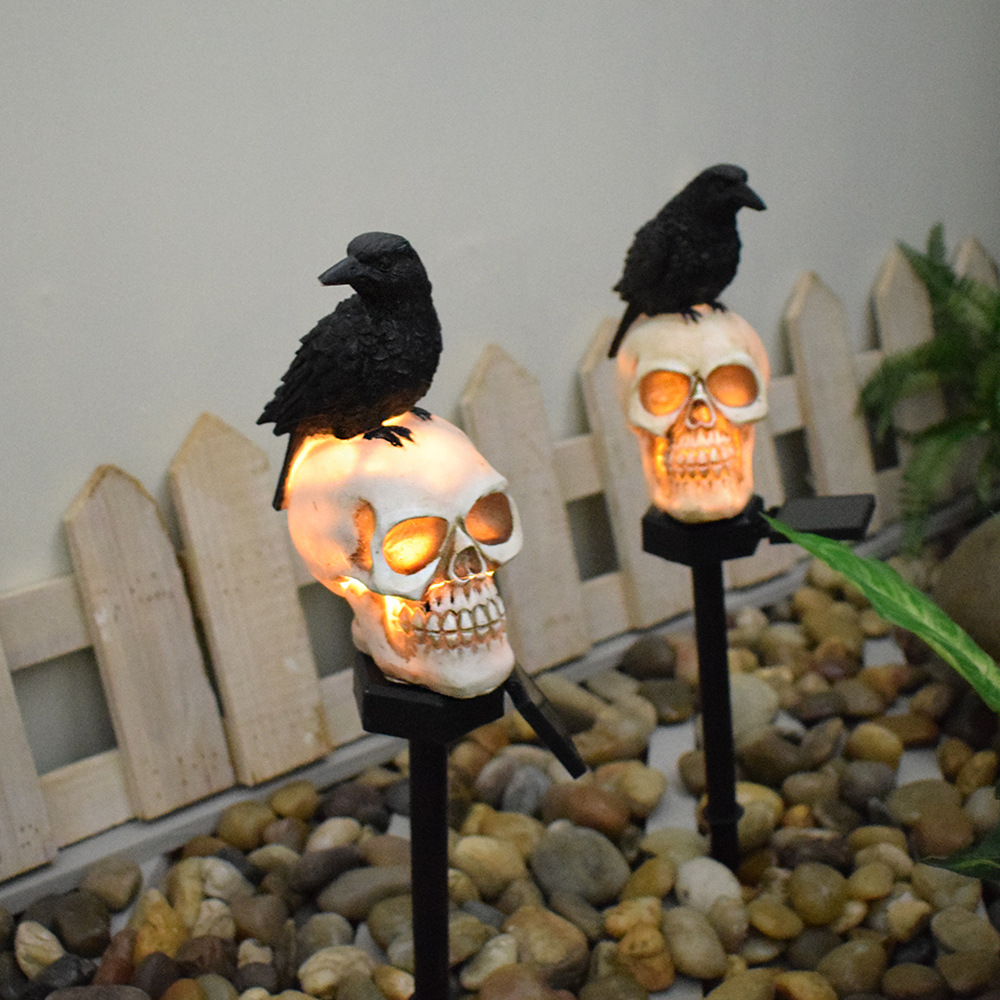 Lampe solaire jardin corbeau et crâne en résine Halloween 4