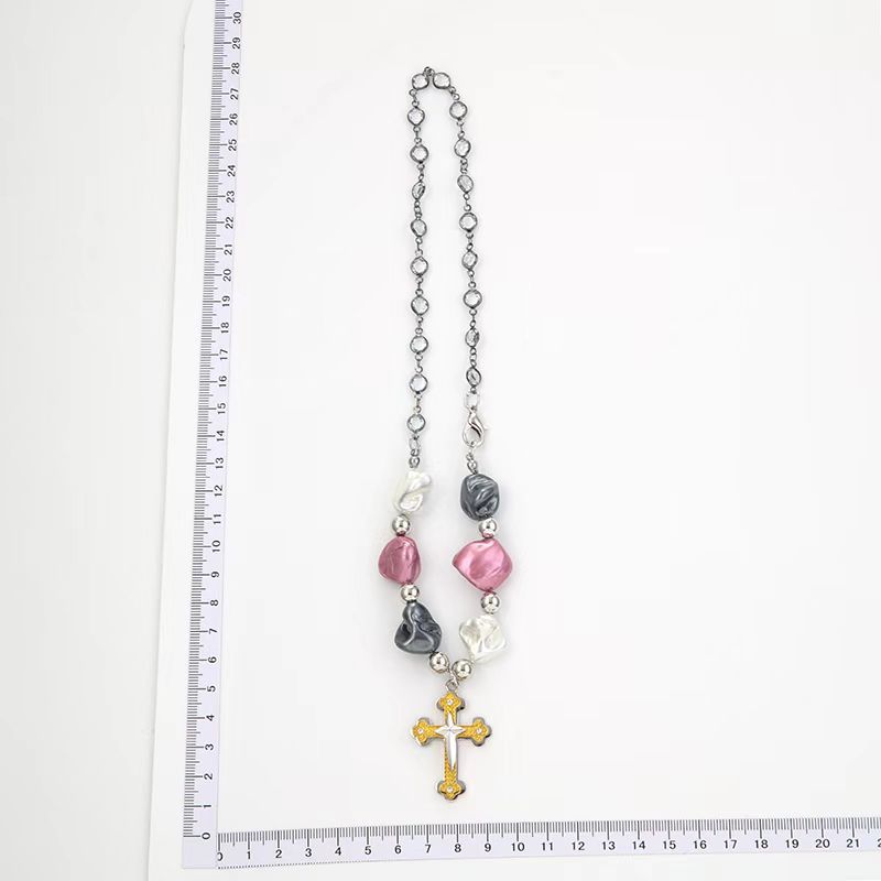 Title 4, Niche Pearl Cross Ogrlica Ornament