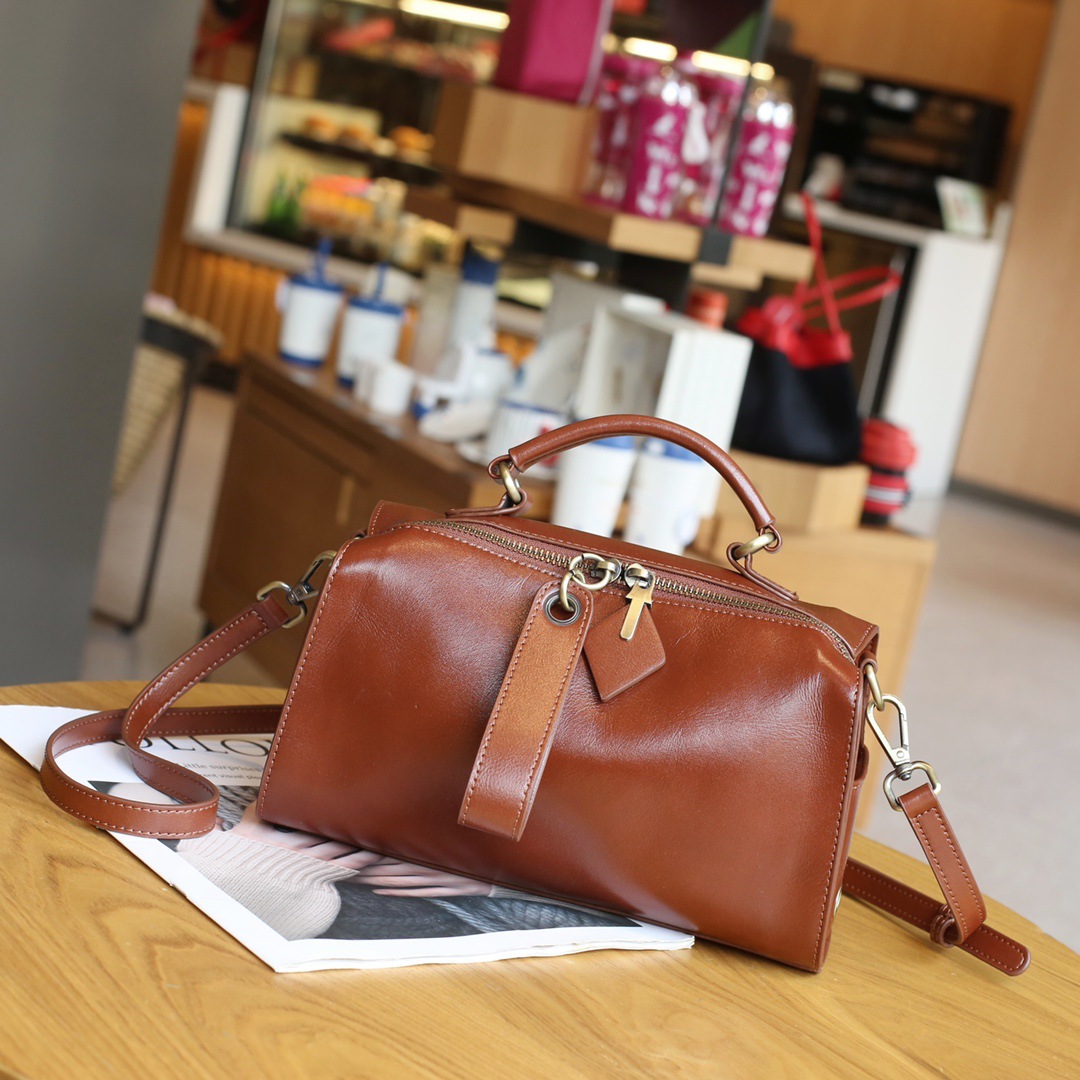 European And American Retro Women's First Layer Cowhide Shoulder Bag Crossbody Bag Melard Women's Bag Large Capacity Boston Small Square Bag — view 2