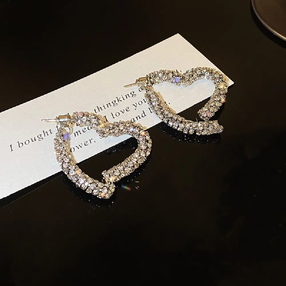 Light Luxury Diamond Love Earrings