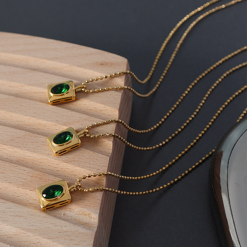 Light Luxury Oval  Necklace Titanium Steel