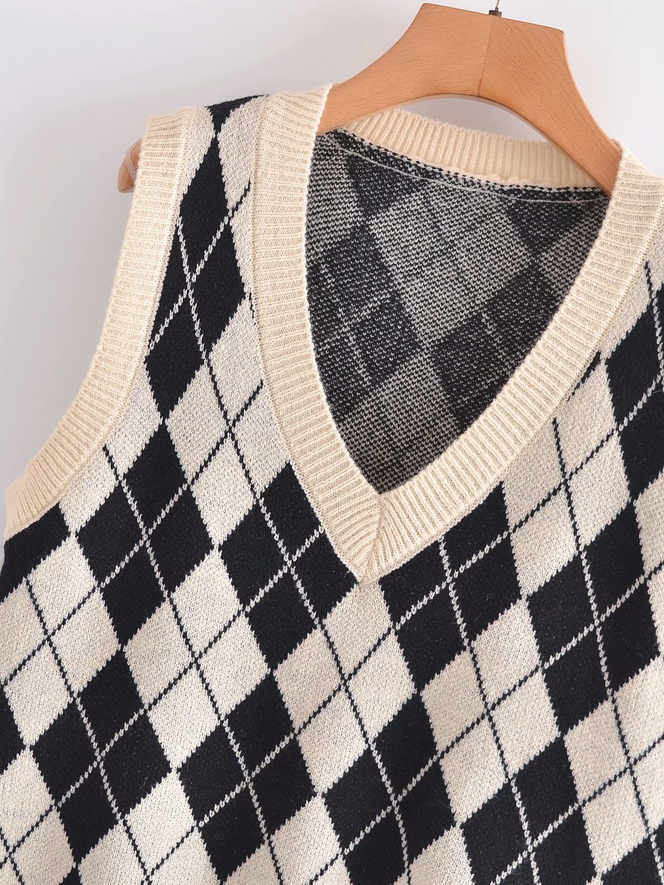 Title 3, Diamond Check V-neck Sleeveless Knit Top And Ve...