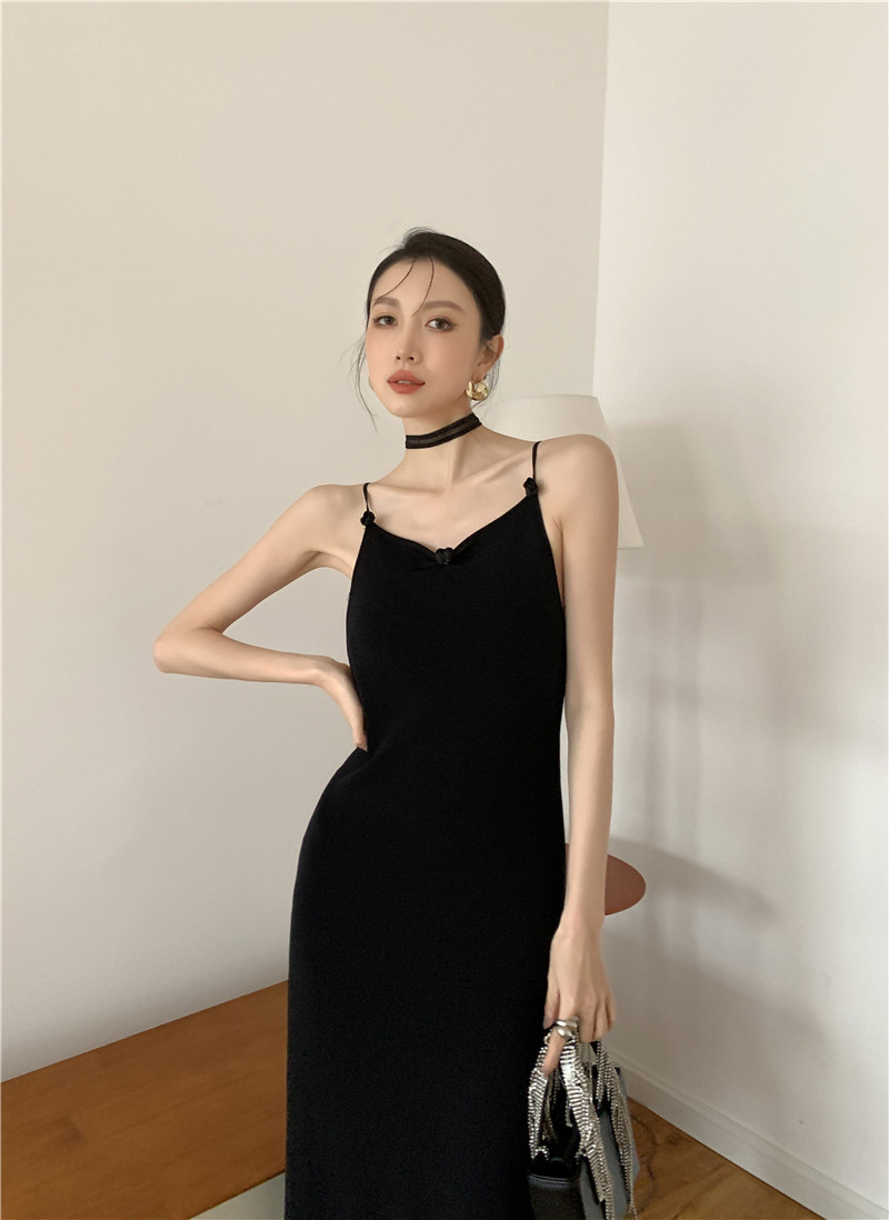 Embroidered Knitted Midi Dress