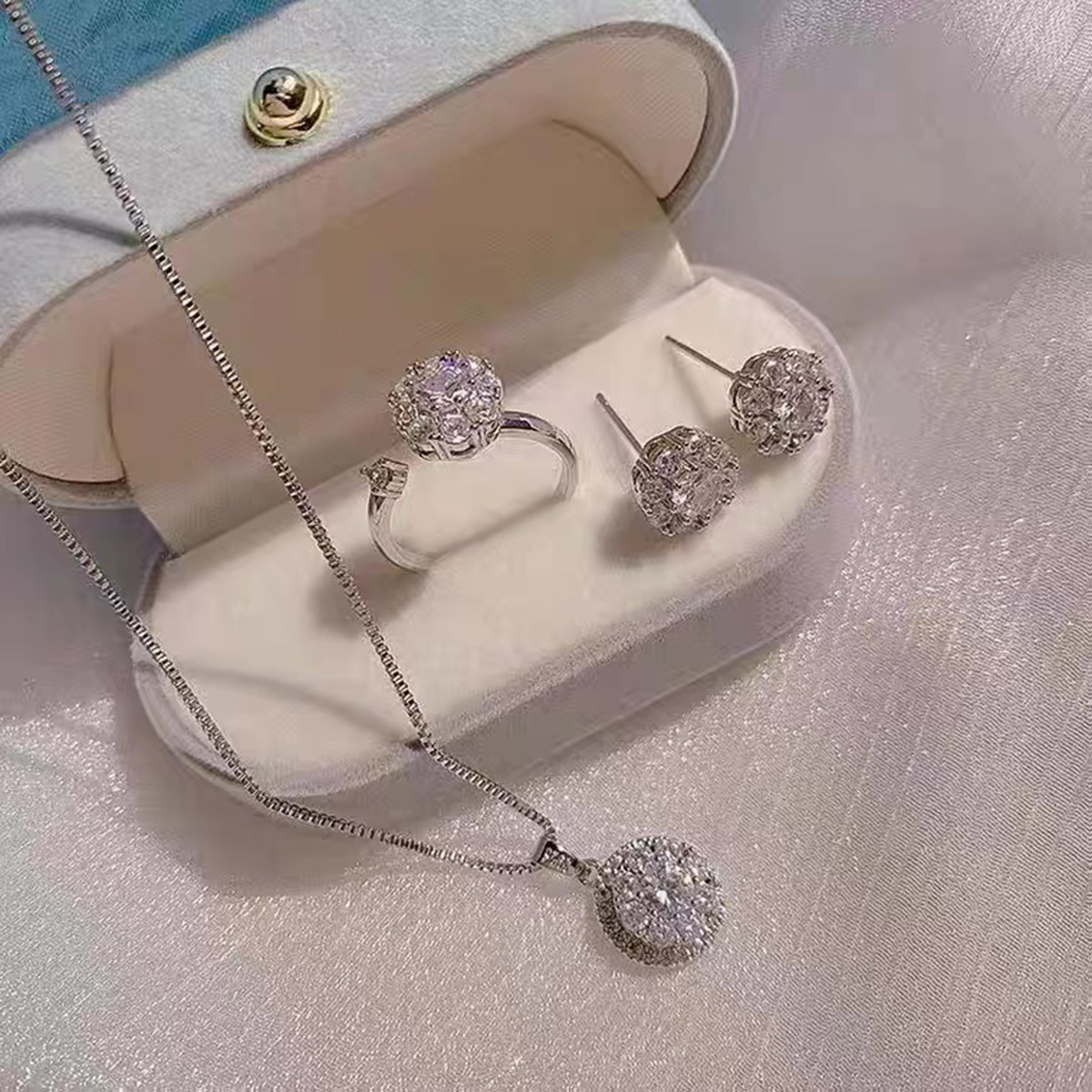Titanium Steel Micro Zircon-laid Necklace Pendant Jewelry Set