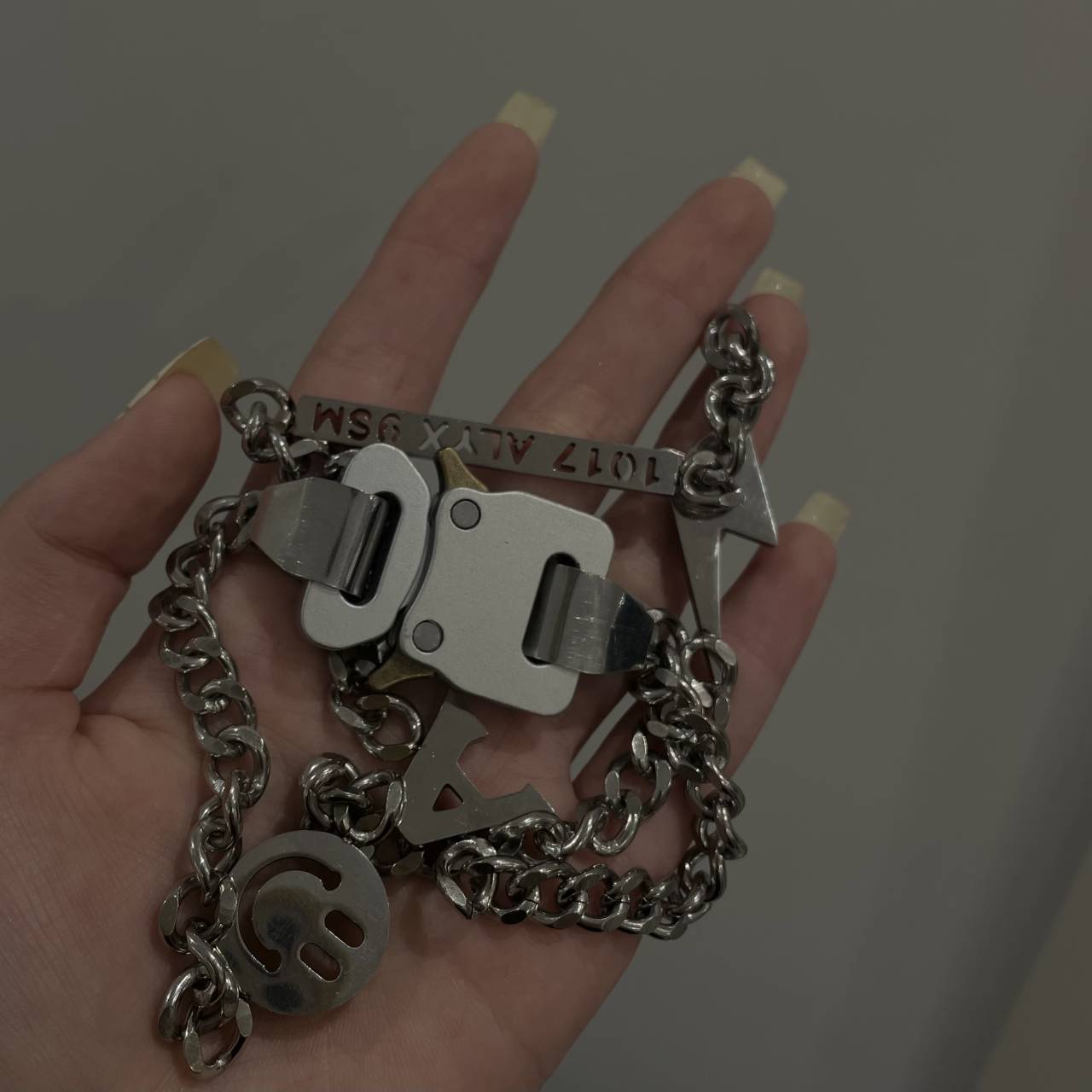 Wang Yibo Lightning Smiley Face With Belt Buckle