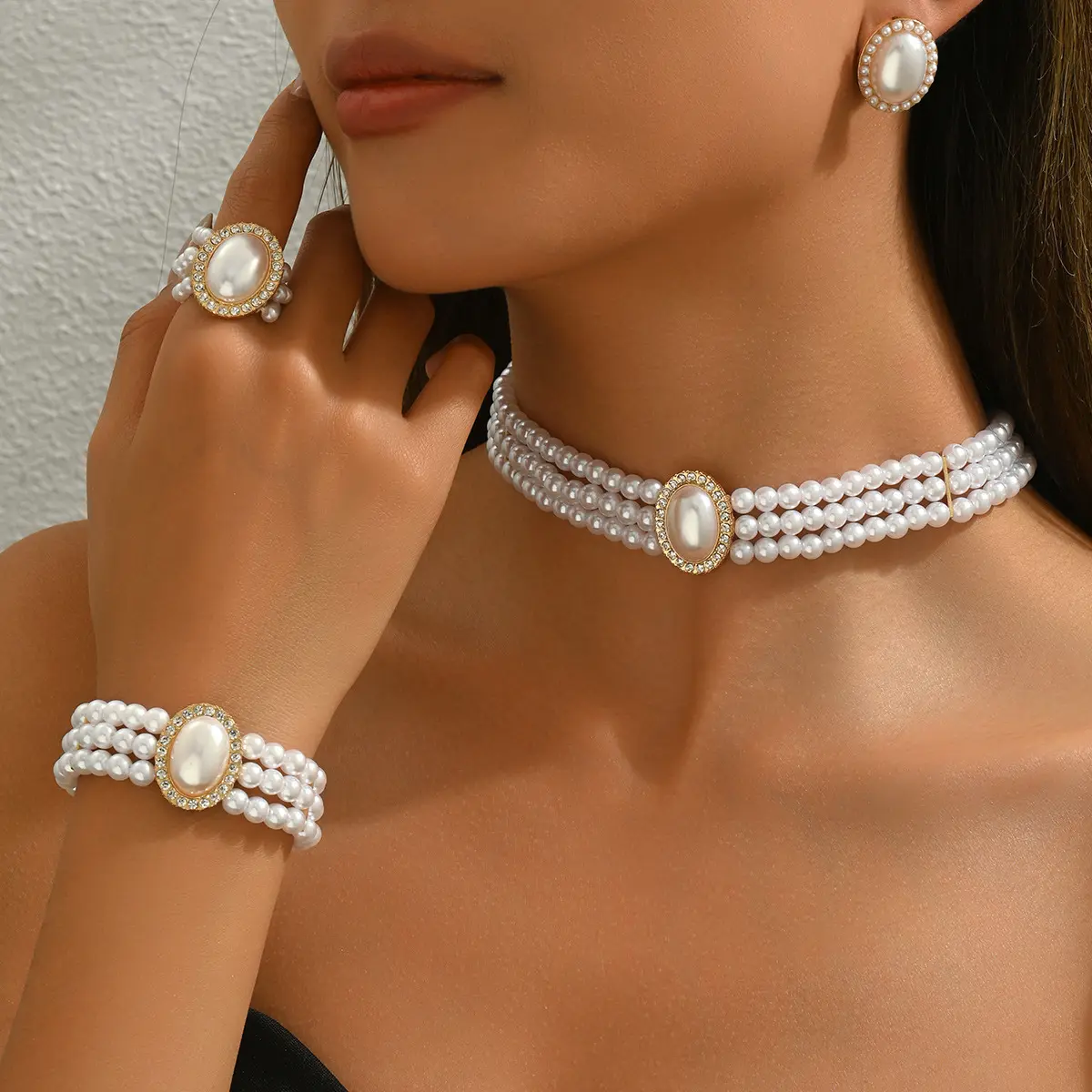 European American Women Multi-layer Jewelry Set, Niche