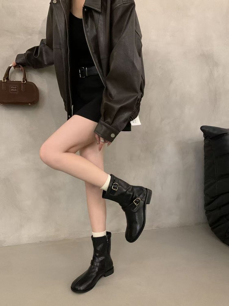 Women's Retro British Style Belt Buckle Martin Boots, New 2026 Autumn & Winter Niche Design Fake Split Toe Slim-Fit Boots