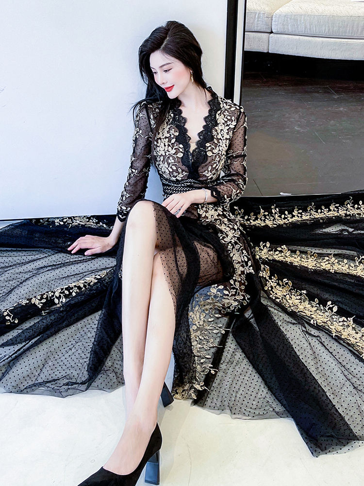 New Female Hepburn Style High-end Mesh Embroidered Dress — image 1