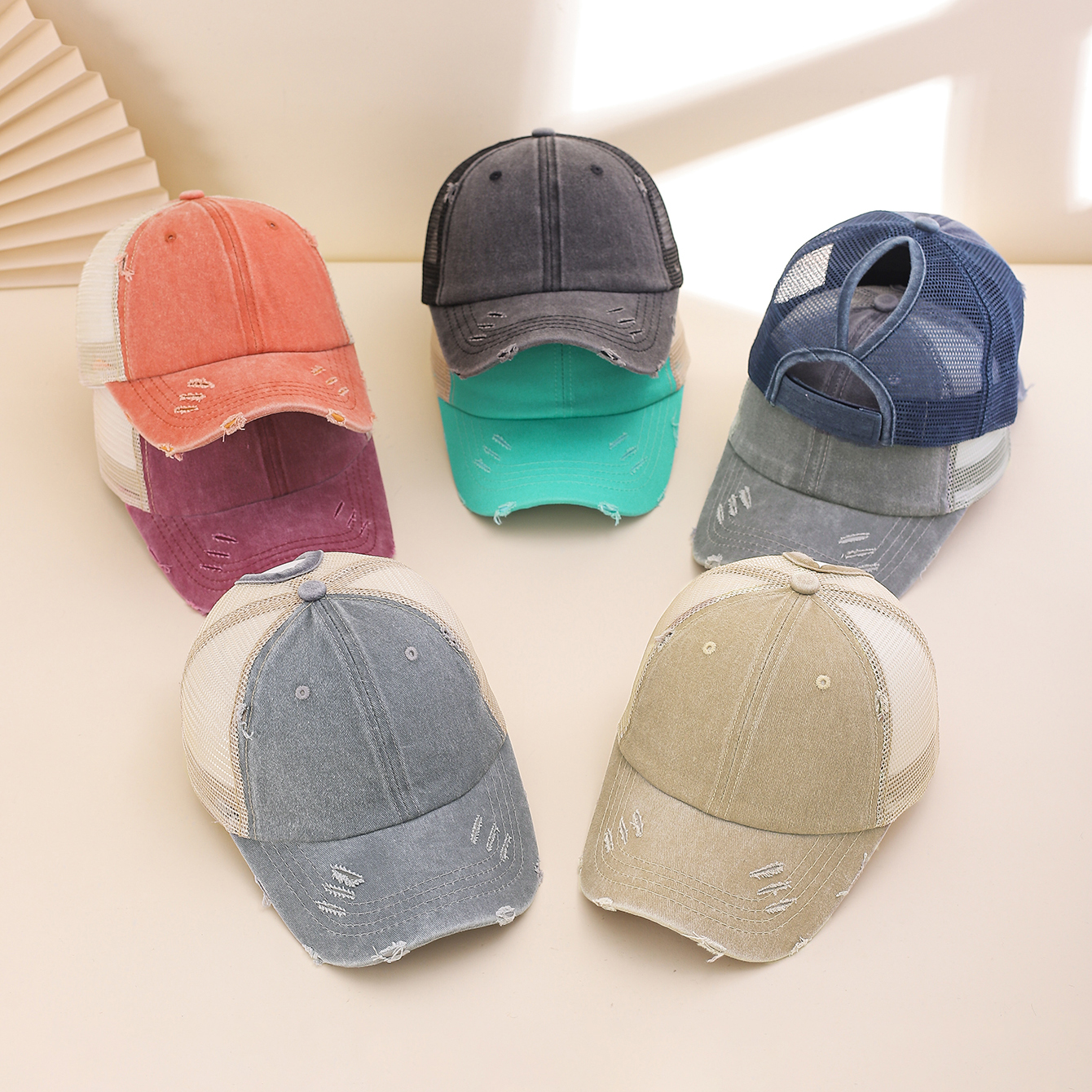 Solid-color, Frayed, Washed-out, Distressed, Mesh-patterned Cap - A Trendy, Youthful, Versatile Baseball Cap That Suits Both Daily Commuting And Outdoor Activities.