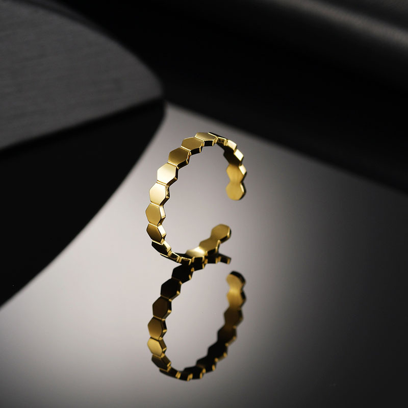 Geometric Bright Surface Simple 18k Gold Girl Tail Stainless Steel Ring