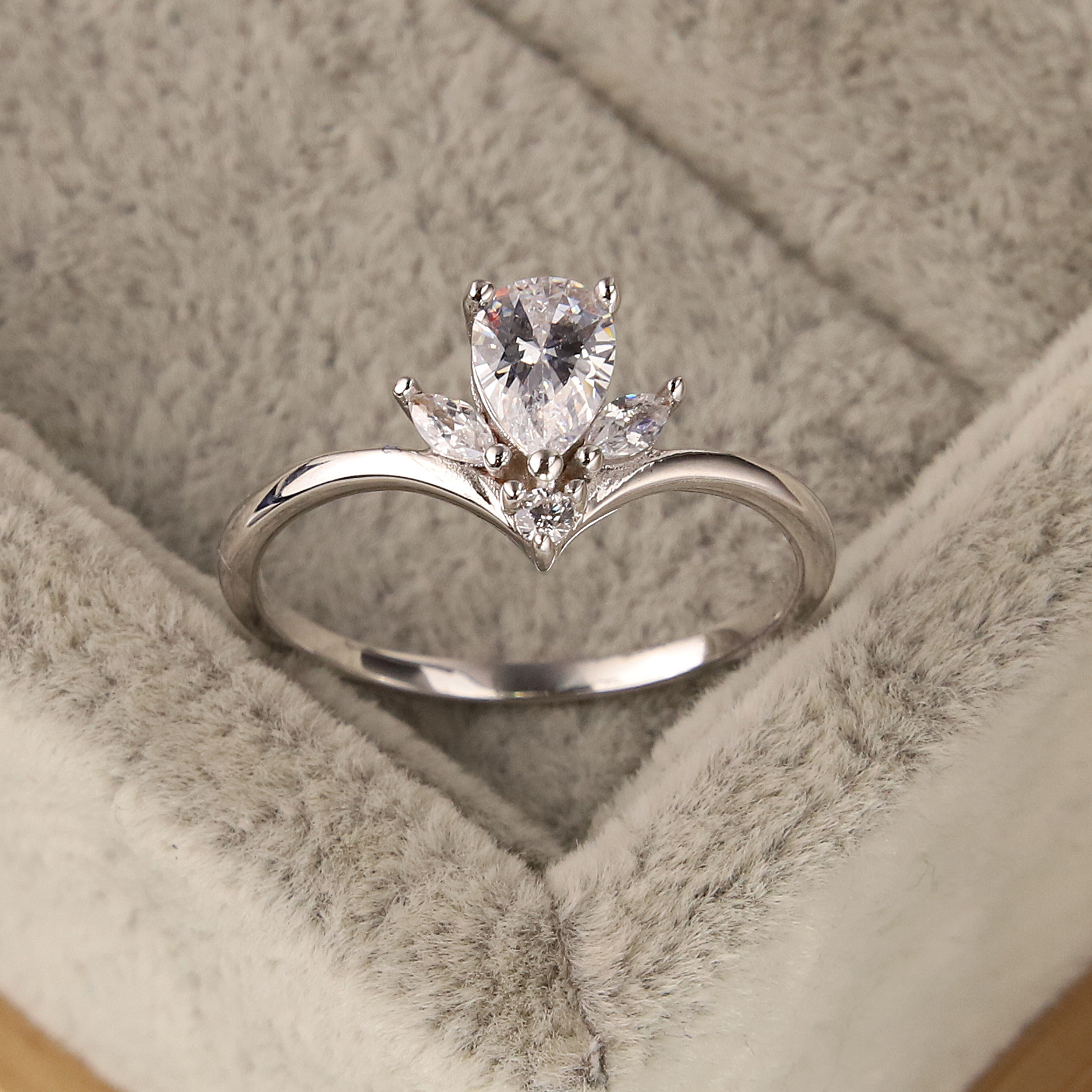 Women's Sterling Silver Fashion Set Zircon Ring