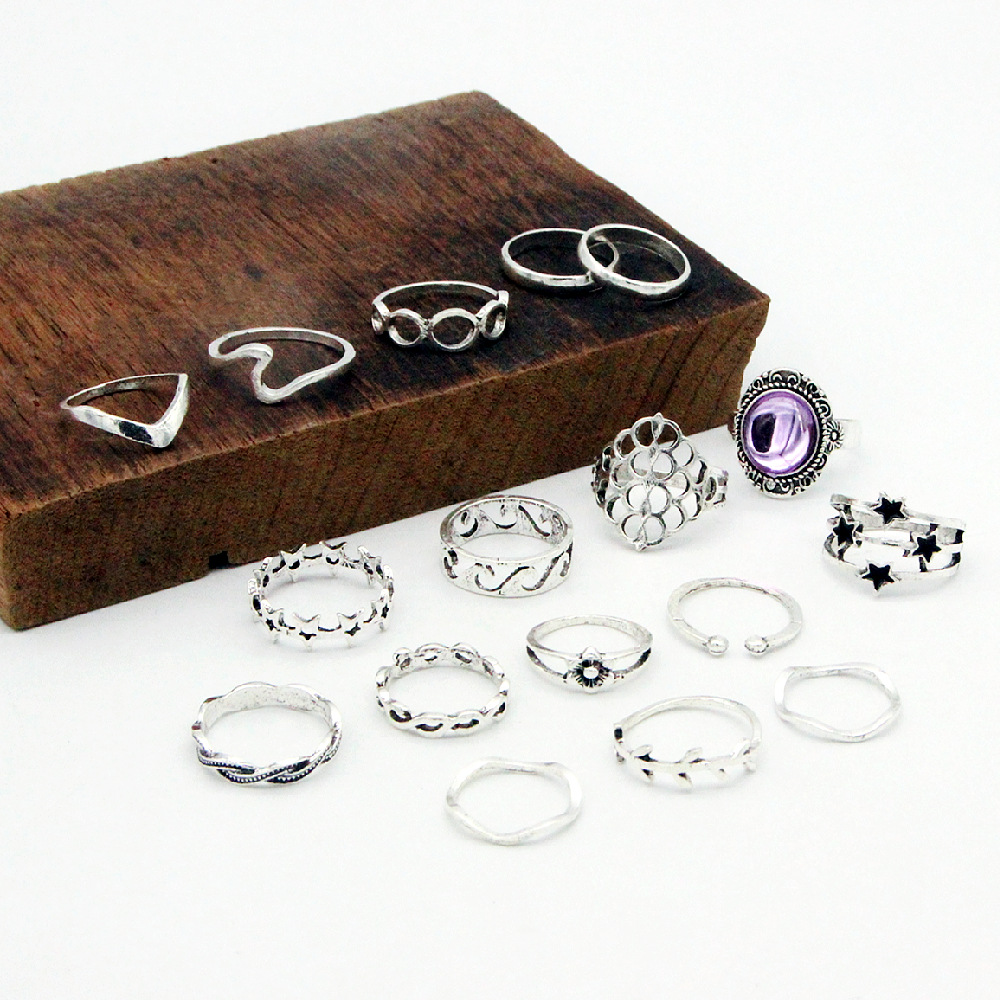 Fashion Gemstone Five-pointed Star Leaf Sea Wave Twist 17-piece Ring Joint