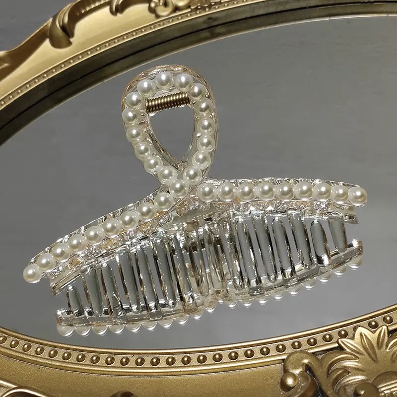 Pearl Grab Clip Gentle Transparent Cross Hair