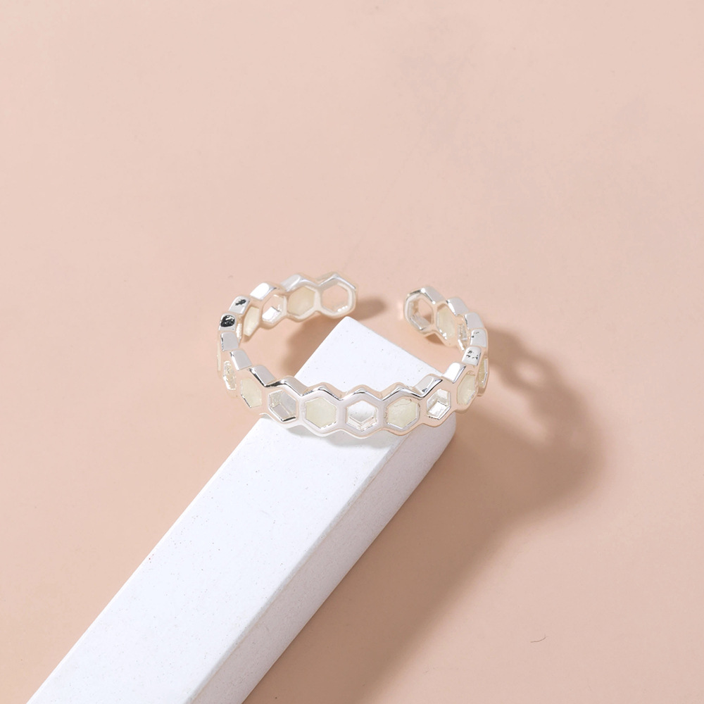 Retro Hollow Halloween Honeycomb Zircon Ring