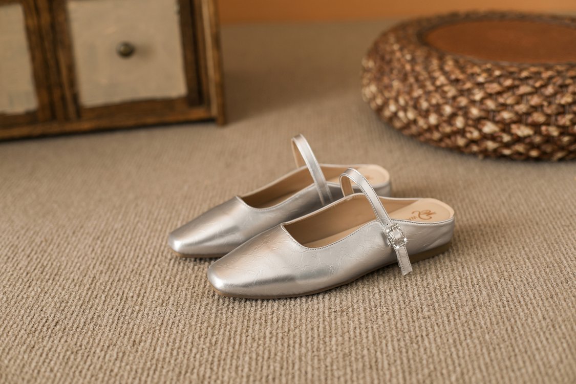 Women Fashion Mule Slippers, New Spring Outdoor Wear Silver Slip On Lazy Sandals