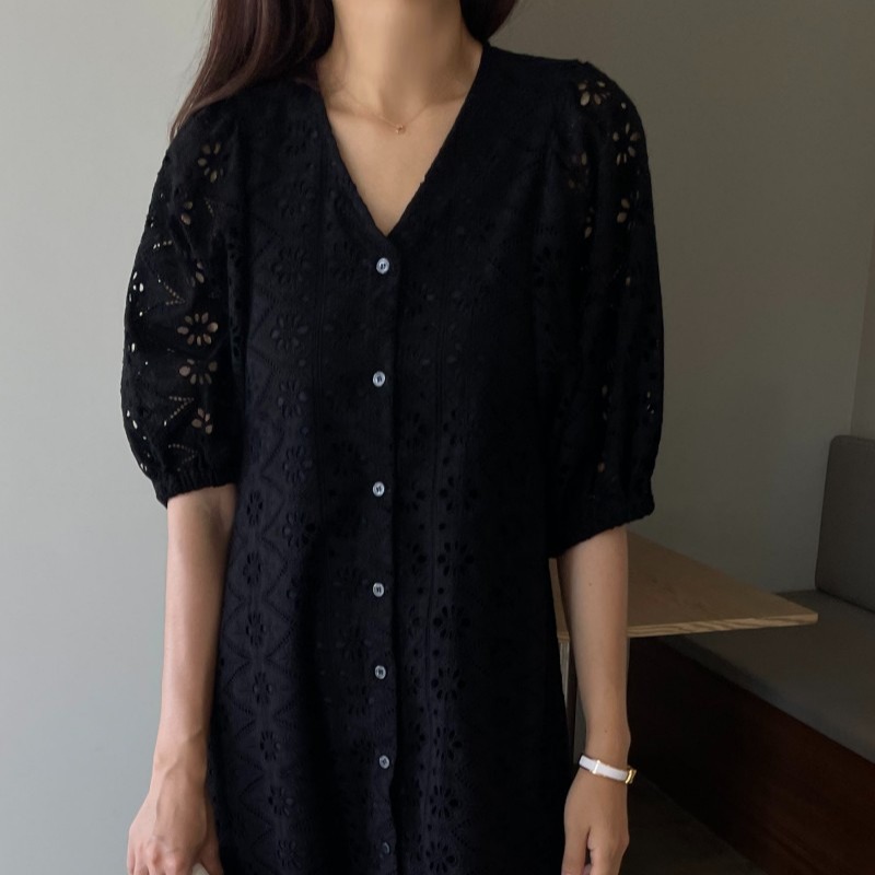 Gentle V-neck Cut-out Lace Ruffle Dress